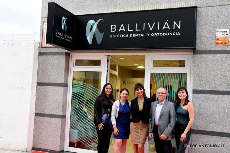 La mdoerna clínica ofrece sus servicios en la urbanización Arnao de Telde (Foto TA)